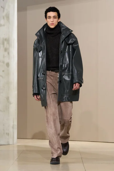 Look 27